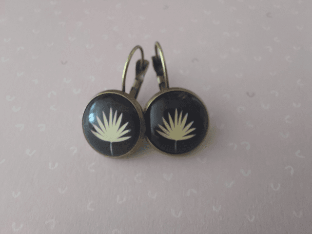 Boucles d&#039;oreille Cabochon Dormeuse Noir de feuille