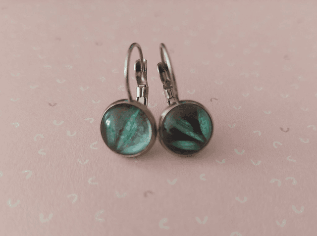 Boucles d&#039;oreille cabochon dormeuse Feuilles