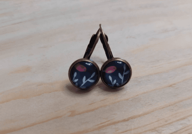 Boucles d&#039;oreille Cabochon Dormeuse Feuillage papillon