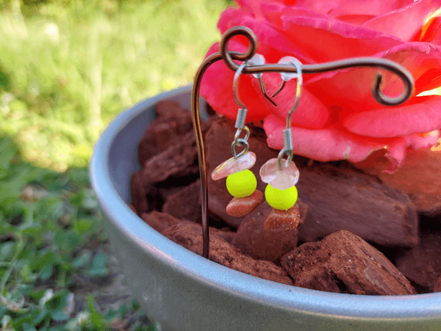 Boucle d&#039;oreille pendante Pierre &amp; Perle