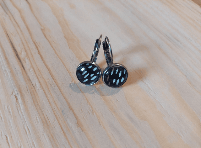 Boucles d&#039;oreille Cabochon Dormeuse Noir pois blanc
